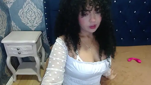 Sofiacowperx online show from 10/24/25, 12:12