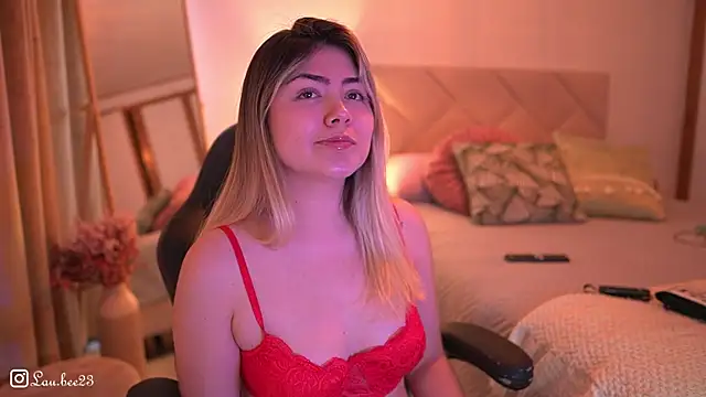 Lau Bee online show from 11/08/25, 04:07