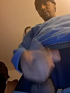 bigboytoy912 online show from 04/21/26, 01:07