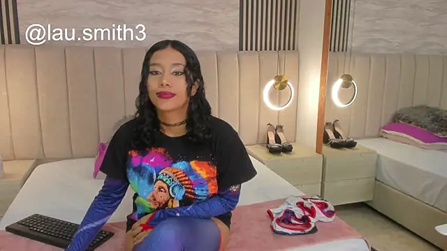 laura smith33 online show from 10/30/25, 02:40