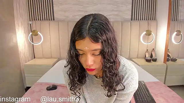 laura smith33 online show from 12/19/25, 03:30