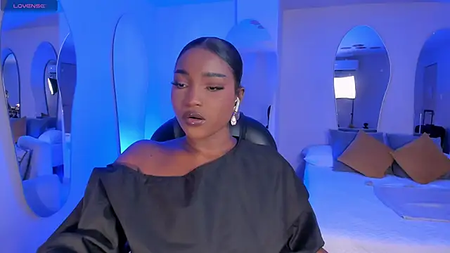 SavannahStorm online show from 04/08/26, 01:00