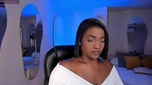 SavannahStorm online show from 04/11/26, 12:20