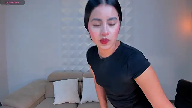 IsabellaHill  online show from 12/06/24, 07:45