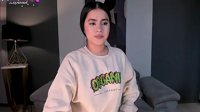 IsabellaHill  online show from 12/29/24, 05:12