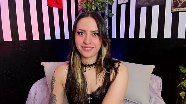 Snapshot of liz_goth chatting on 06/09/26, 02:17 liz goth online show from 06/09/26, 02:17