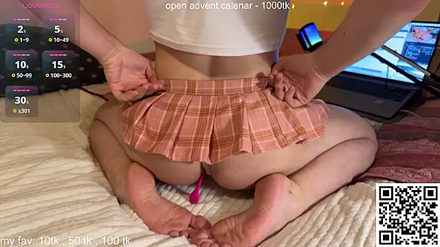 curlyboyy  online show from 12/01/24, 10:21