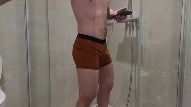 curlyboyy  online show from 10/26/25, 10:04