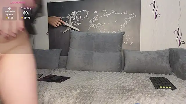 Secret-Smile online show from 03/18/25, 09:43