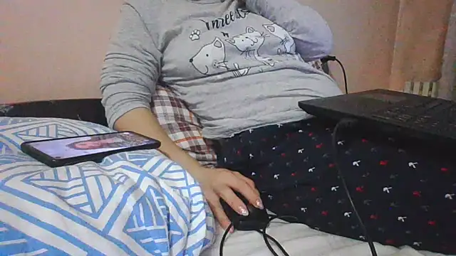 MikaKors online show from 01/06/25, 01:52