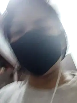 illay love online show from 12/15/25, 03:33