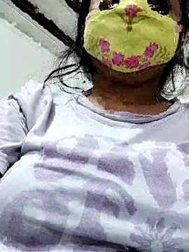 illay love online show from 03/25/26, 03:23