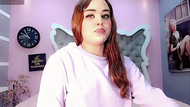 Sophia-Isabella online show from 01/07/25, 11:03