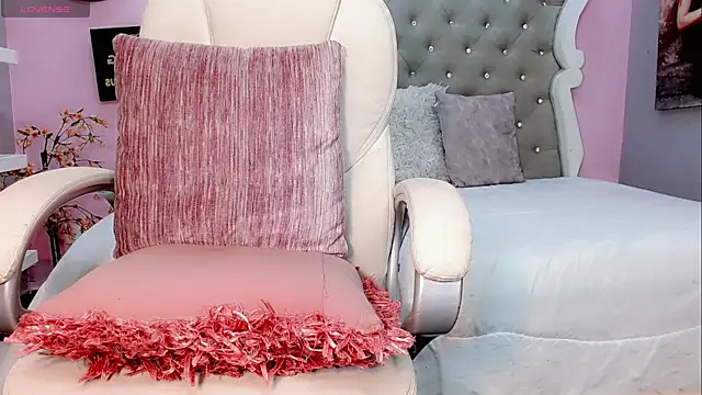 Sophia-Isabella online show from 01/10/25, 11:18