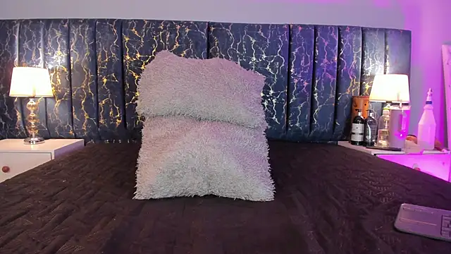 Sophia Lemos online show from 12/02/25, 07:42