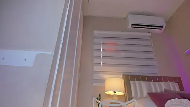 zoe sky  online show from 02/07/25, 05:51