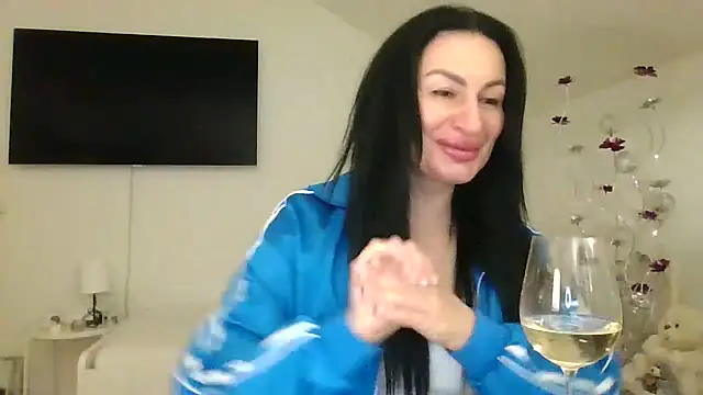 Helena7077 online show from 01/31/25, 11:35