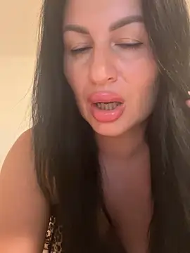 Helena7077 online show from 09/19/25, 09:04