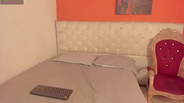 tachala  online show from 10/15/25, 02:55