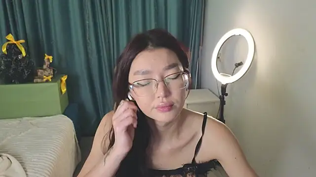 AudreyMell online show from 12/14/25, 03:06