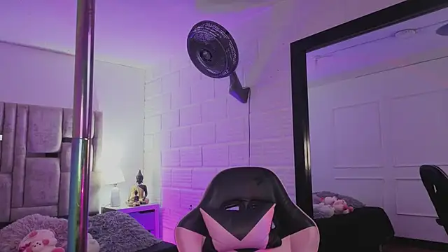 BonnieAnderson  online show from 12/13/25, 08:36