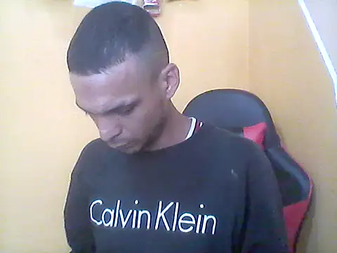 Snapshot of _Dmente_ chatting on 10/18/25, 08:09 Dmente online show from 10/18/25, 08:09