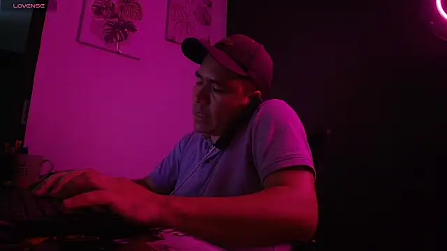 Snapshot of Jhonatan_Morales_S chatting on 01/10/25, 03:07 Jhonatan Morales S online show from 01/10/25, 03:07