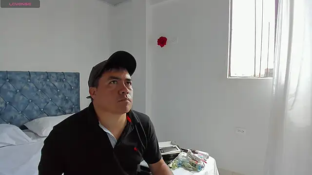 Snapshot of Jhonatan_Morales_S chatting on 01/28/25, 07:00 Jhonatan Morales S online show from 01/28/25, 07:00