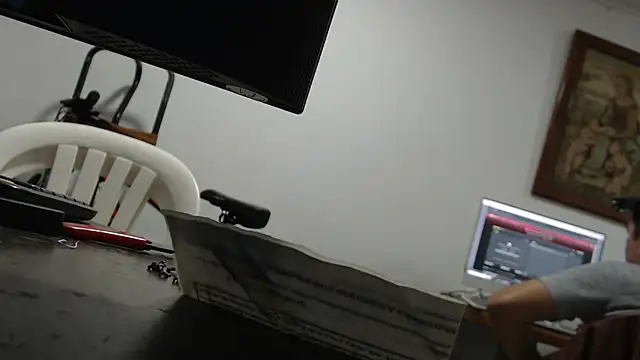 Snapshot of Jhonatan_Morales_S chatting on 03/13/25, 06:26 Jhonatan Morales S online show from 03/13/25, 06:26