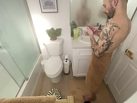 Snapshot of RuffClvb chatting on 12/25/24, 09:00 RuffClvb online show from 12/25/24, 09:00