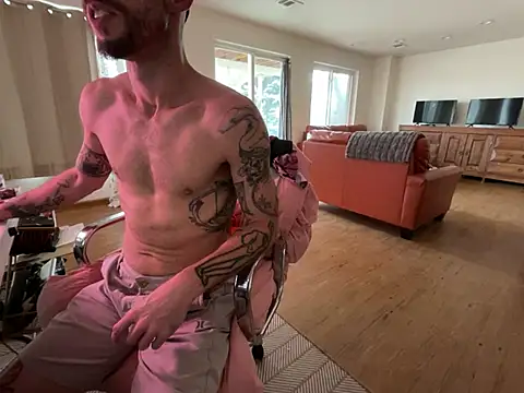 Snapshot of RuffClvb chatting on 12/28/24, 05:46 RuffClvb online show from 12/28/24, 05:46