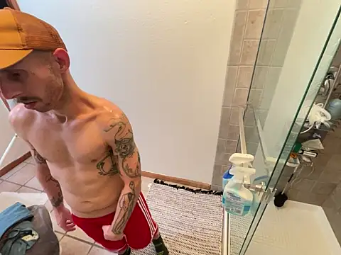 Snapshot of RuffClvb chatting on 02/10/25, 01:46 RuffClvb online show from 02/10/25, 01:46