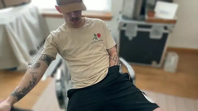 Snapshot of RuffClvb chatting on 03/20/26, 08:14 RuffClvb online show from 03/20/26, 08:14