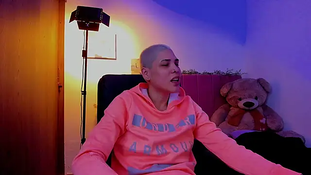 Charlee pink online show from 04/17/26, 03:20