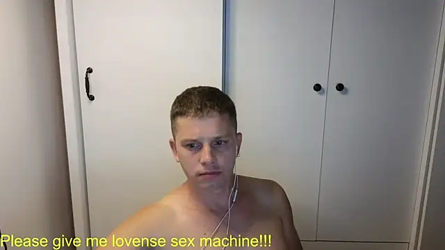 Snapshot of BigL0ve chatting on 07/23/26, 01:31 BigL0ve online show from 07/23/26, 01:31