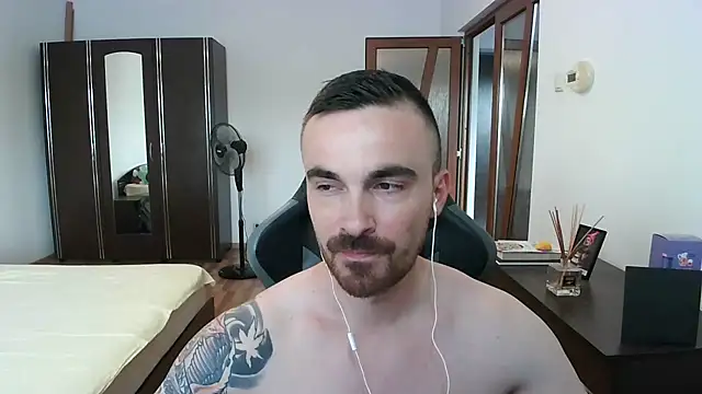 Snapshot of mu5clemania2 chatting on 07/10/26, 02:08 mu5clemania2 online show from 07/10/26, 02:08