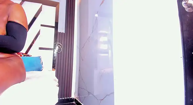 lola hornei online show from 11/08/25, 11:47