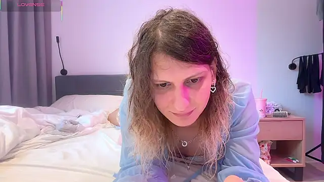 Alice Pinkhead online show from 10/24/25, 08:44