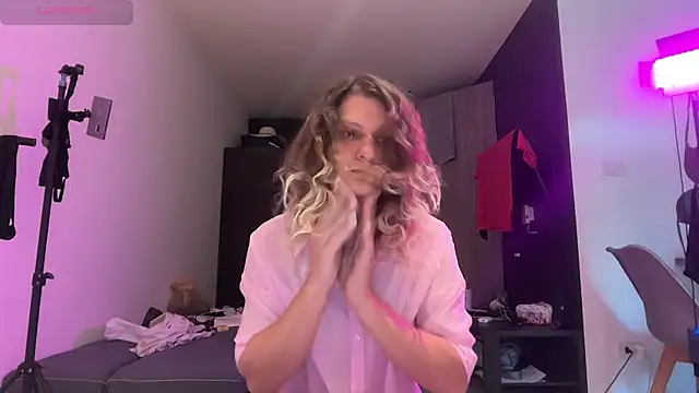 Alice Pinkhead online show from 12/15/25, 06:50