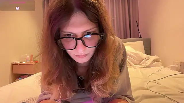 Snapshot of Alice_Pinkhead chatting on 07/09/26, 09:46 Alice Pinkhead online show from 07/09/26, 09:46