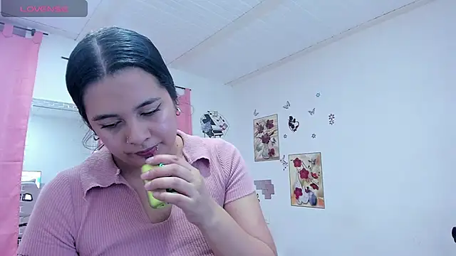 SophieWoods  online show from 12/20/24, 03:42