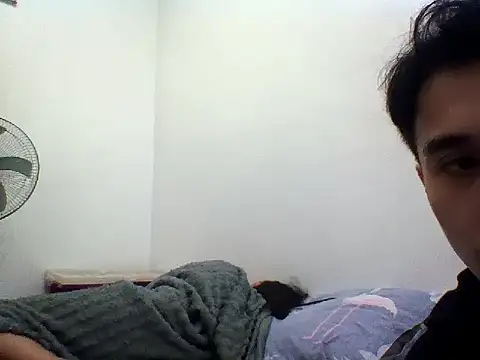 Snapshot of ABC32488 chatting on 05/15/26, 09:33 ABC32488 online show from 05/15/26, 09:33