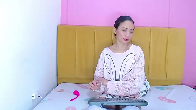 angelinabrookcm101 online show from 12/07/24, 08:49