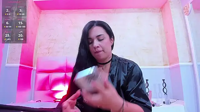 Snapshot of brianaGuzman chatting on 01/30/25, 04:55 brianaGuzman online show from 01/30/25, 04:55