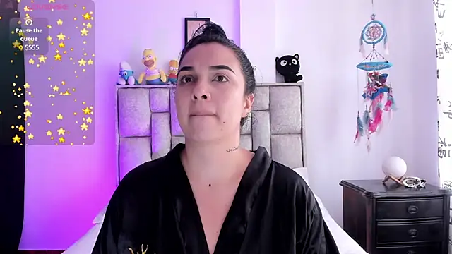 brianaGuzman online show from 11/16/25, 06:24