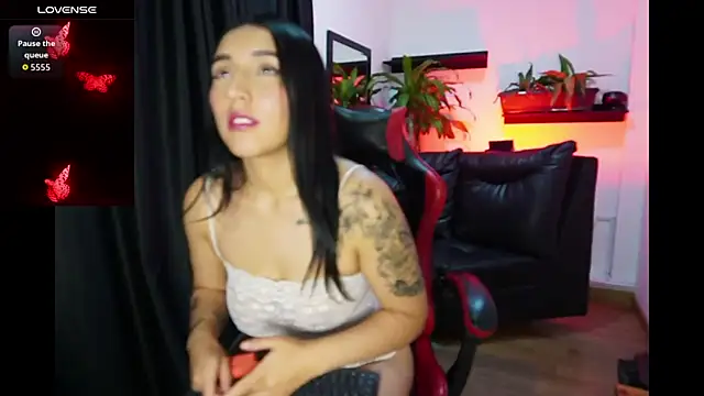 amy fox2 online show from 11/18/25, 02:54