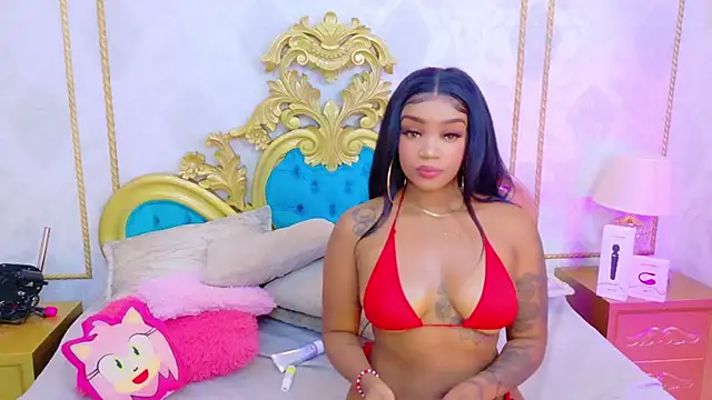 Snapshot of SalomeRestrepo chatting on 10/31/25, 04:35 SalomeRestrepo online show from 10/31/25, 04:35