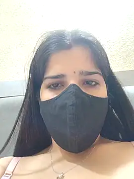 aaliya bhattt online show from 03/02/25, 11:42