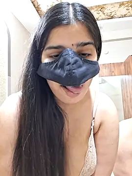 aaliya bhattt online show from 02/24/26, 07:39