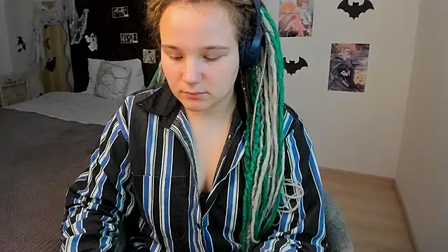 Snapshot of GloriaHylivi chatting on 12/07/24, 03:30 GloriaHylivi online show from 12/07/24, 03:30